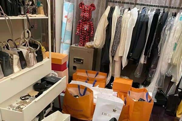 重庆璧山区回收一线品牌衣服.jpg